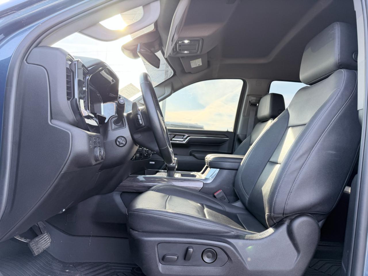 Chevrolet Silverado 1500 4WD Crew Cab 147" LTZ 2024