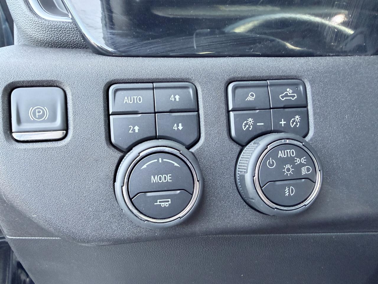 Chevrolet Silverado 1500 4WD Crew Cab 147" LTZ 2024