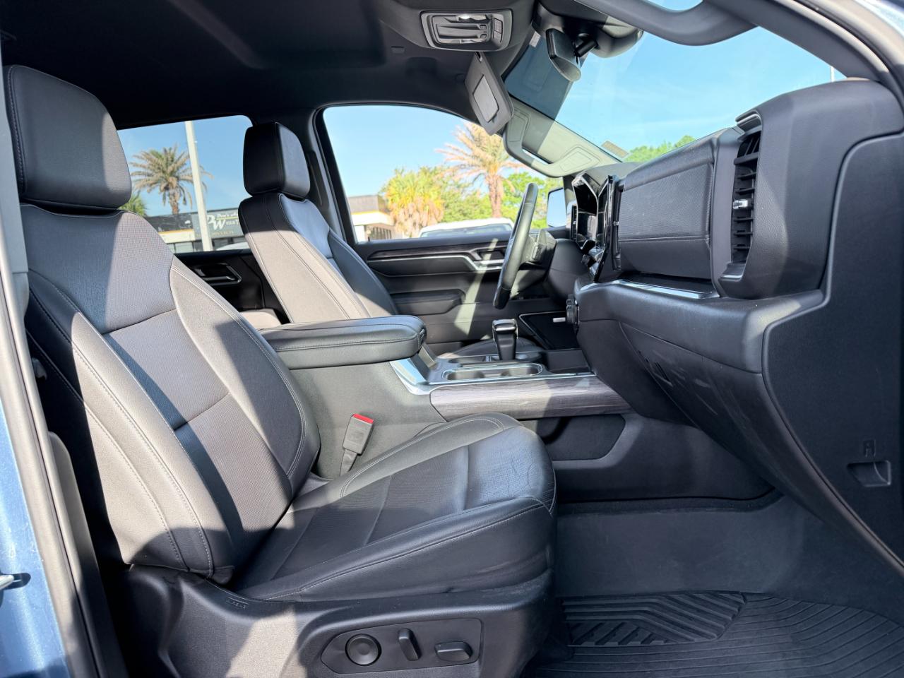 Chevrolet Silverado 1500 4WD Crew Cab 147" LTZ 2024