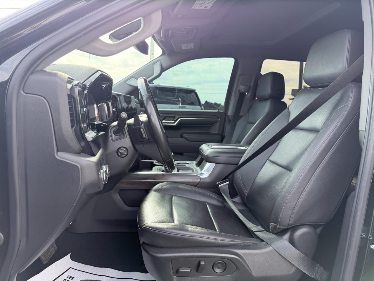 GMC Sierra 1500 2WD Crew Cab 147" SLT 2022