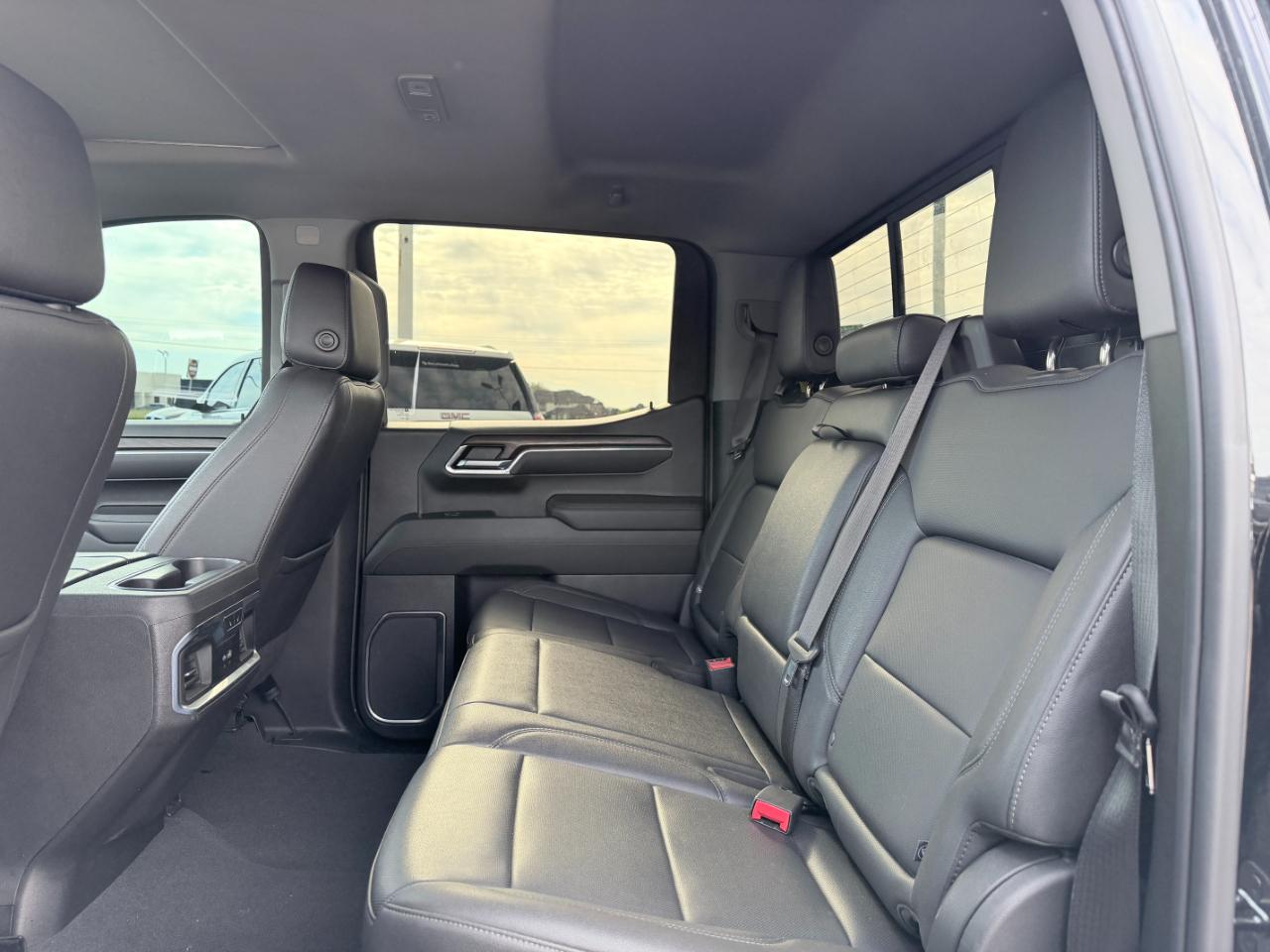 GMC Sierra 1500 2WD Crew Cab 147" SLT 2022