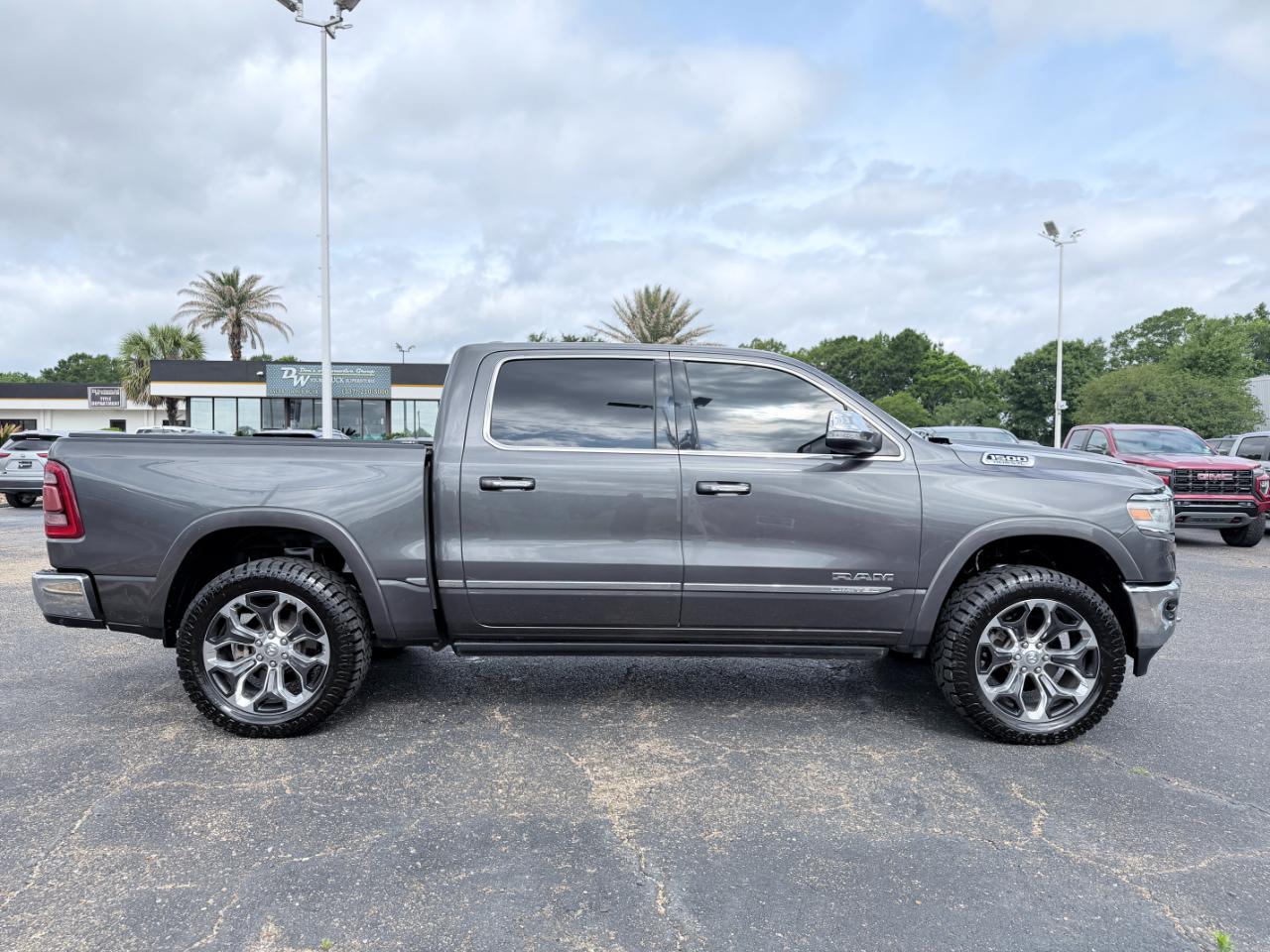 RAM 1500 Limited 4x4 Crew Cab 5'7" Box 2020