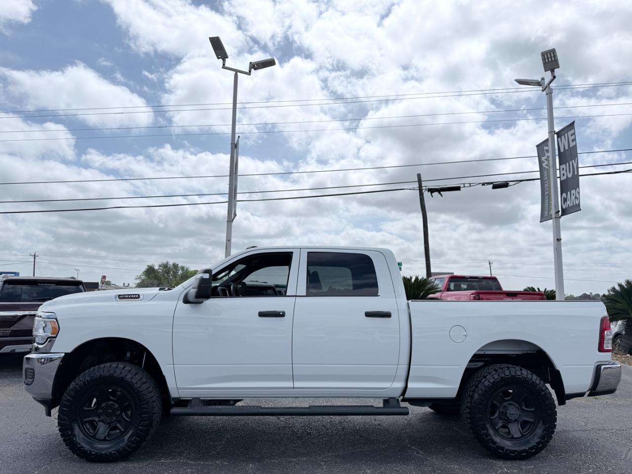 RAM 2500 Tradesman 4x4 Crew Cab 6'4" Box 2024