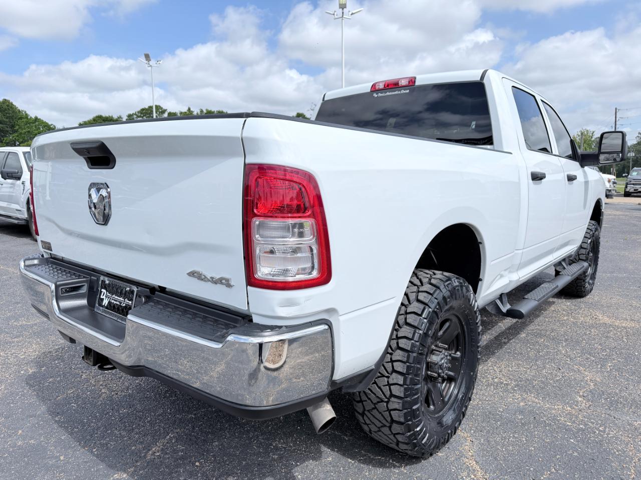 RAM 2500 Tradesman 4x4 Crew Cab 6'4" Box 2024