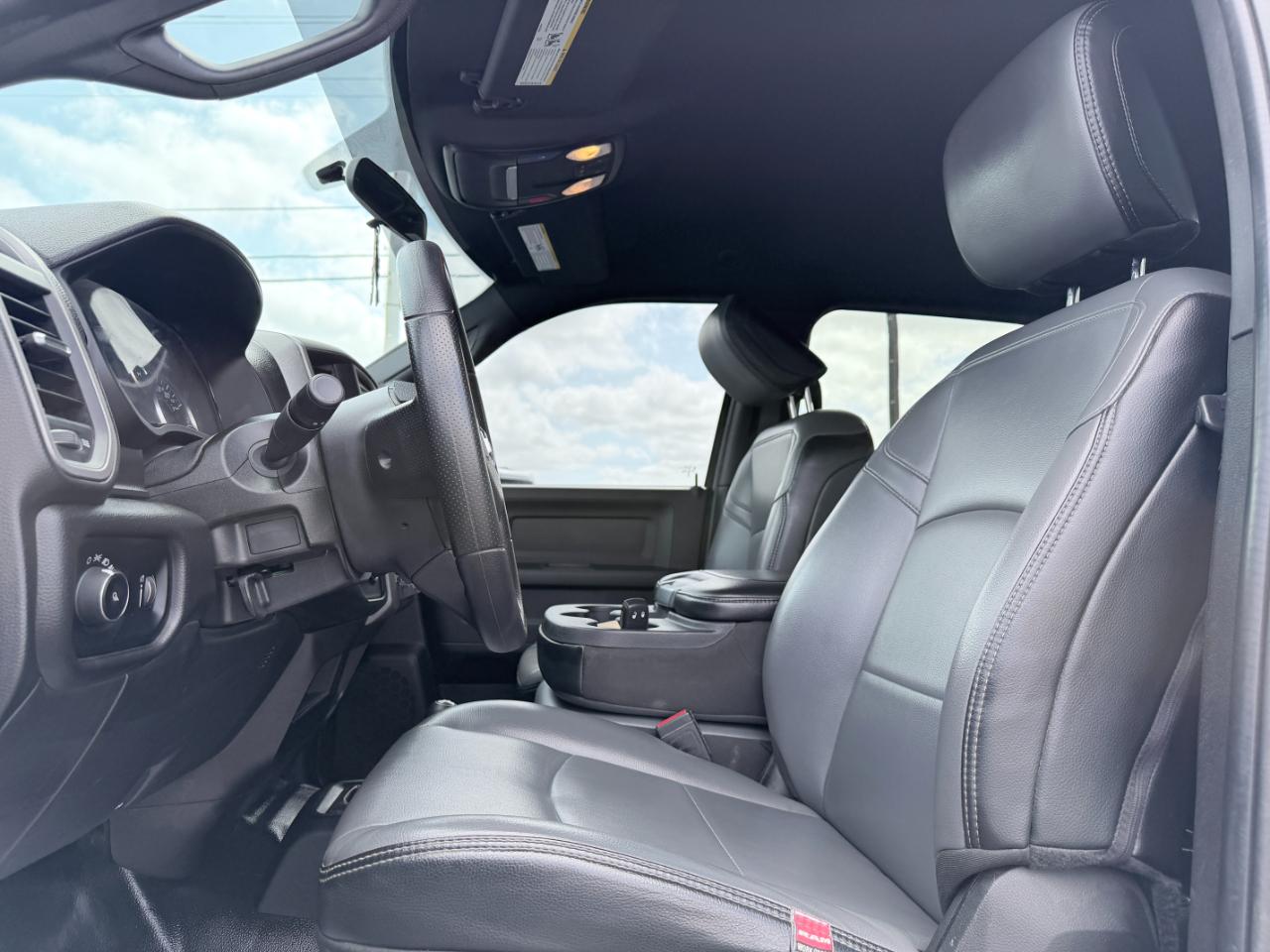 RAM 2500 Tradesman 4x4 Crew Cab 6'4" Box 2024