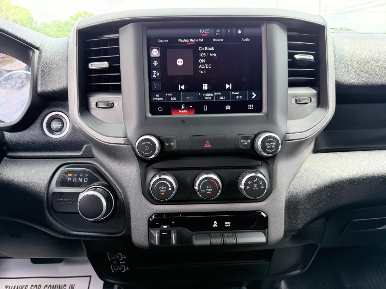 RAM 2500 Tradesman 4x4 Crew Cab 6'4" Box 2024