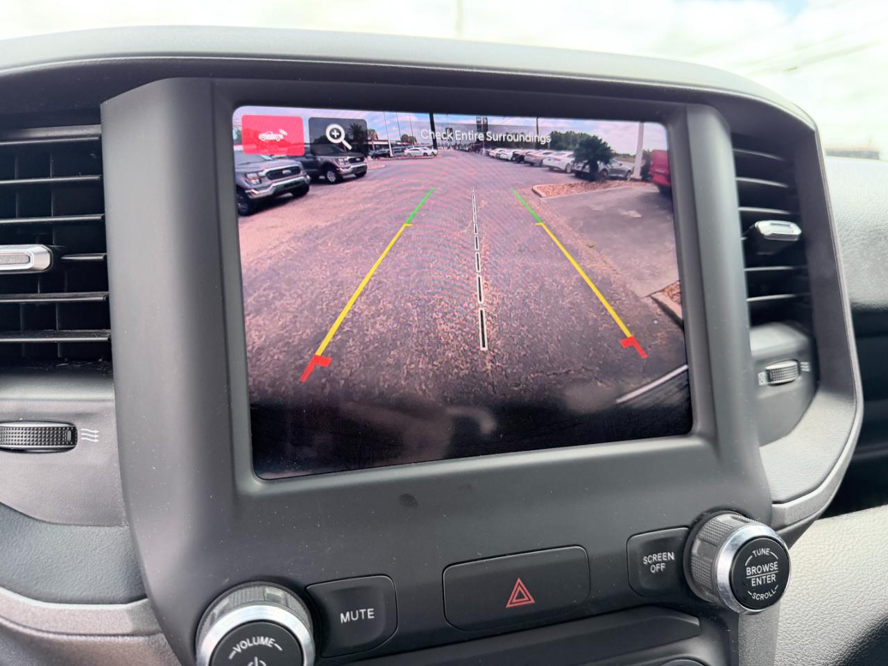 RAM 2500 Tradesman 4x4 Crew Cab 6'4" Box 2024