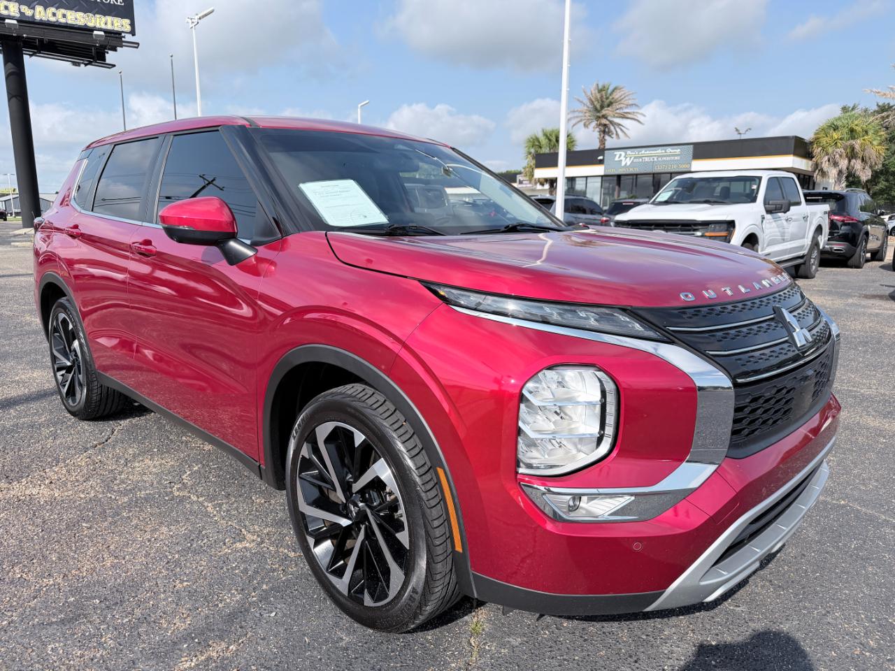 Mitsubishi Outlander SE FWD 2023