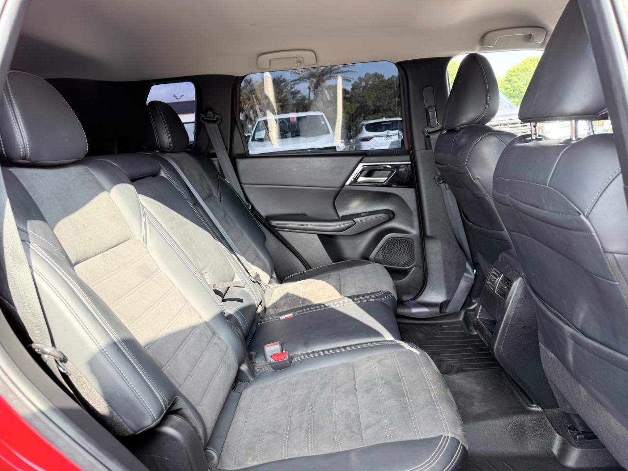 Mitsubishi Outlander SE FWD 2023