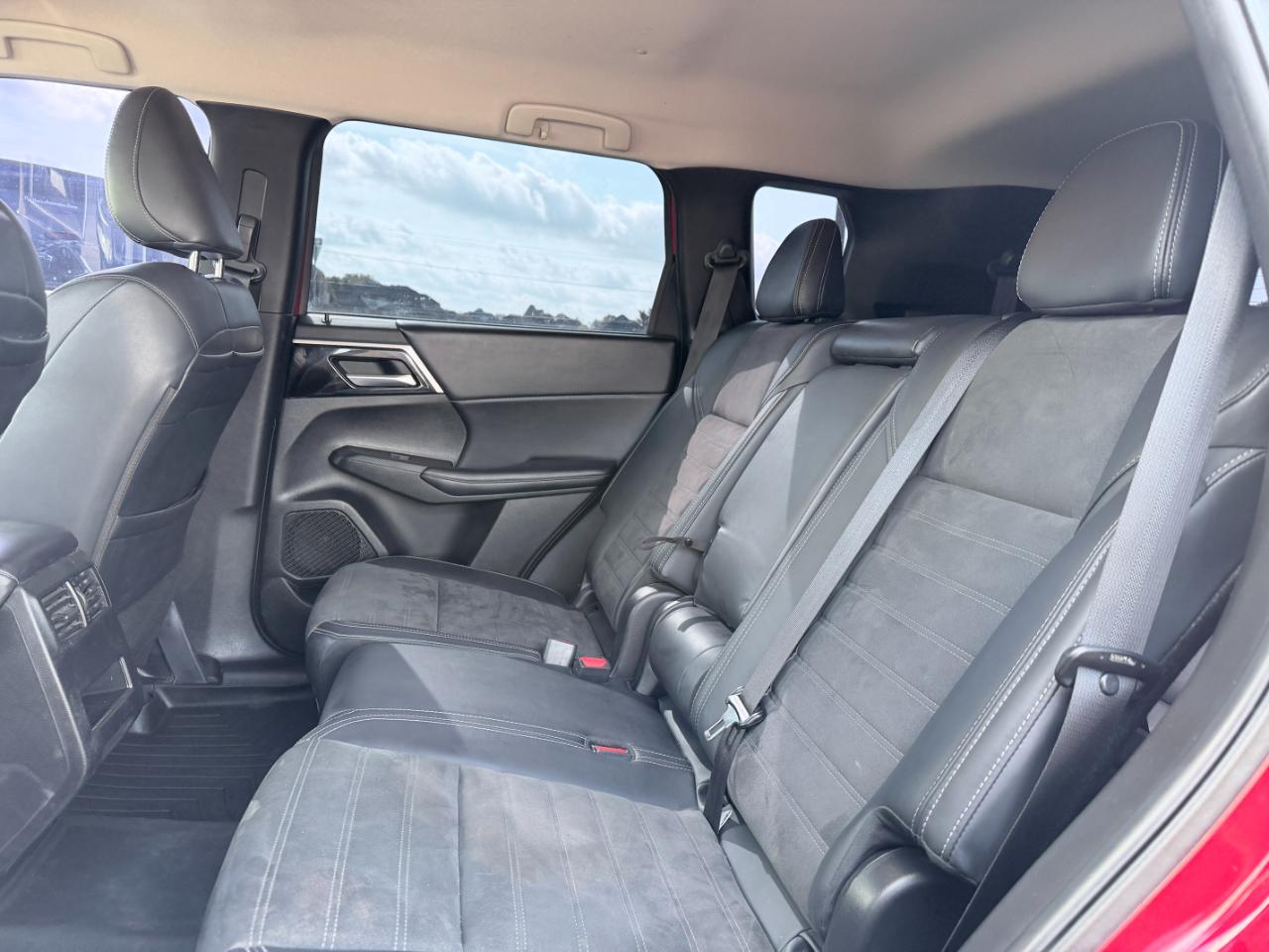 Mitsubishi Outlander SE FWD 2023