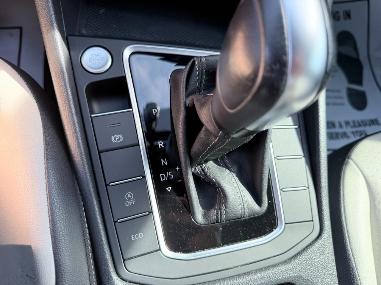 Volkswagen Jetta R-Line Auto 2021