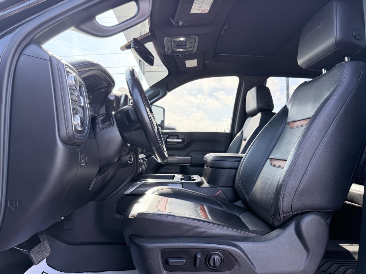 GMC Sierra 2500HD 4WD Crew Cab 159" AT4 2022