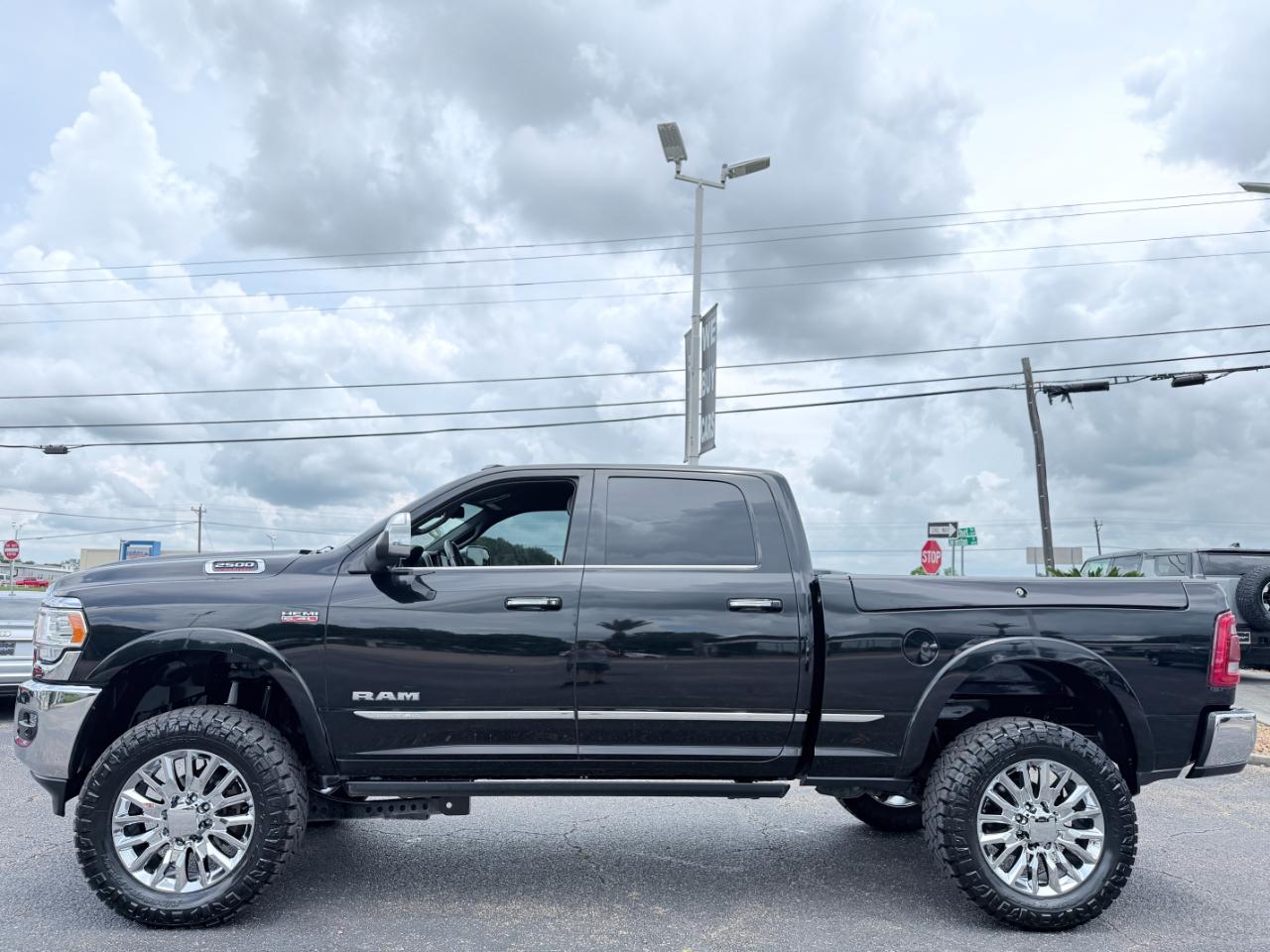 RAM 2500 Limited 4x4 Crew Cab 6'4" Box 2020