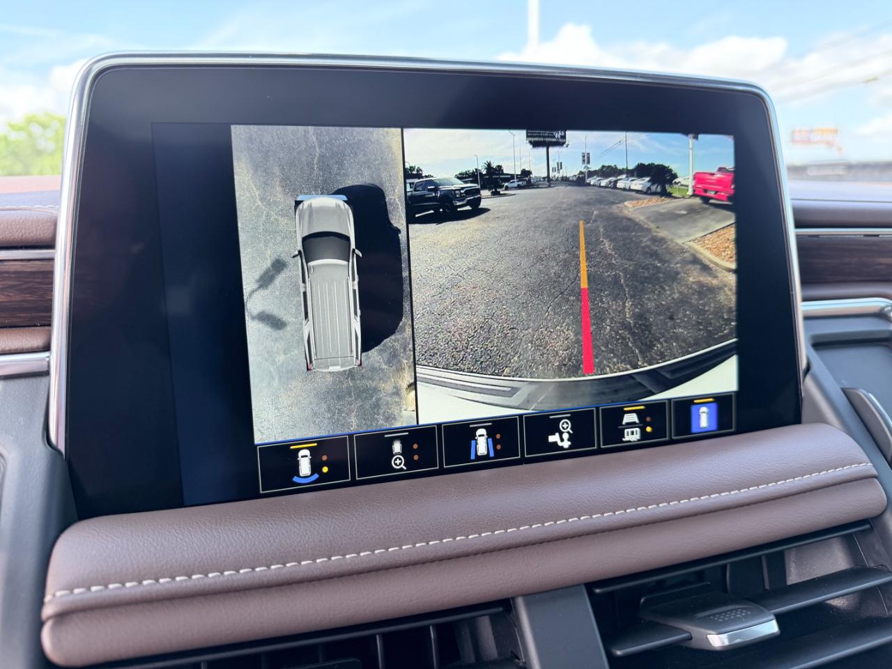 Chevrolet Tahoe 4WD 4dr High Country 2022