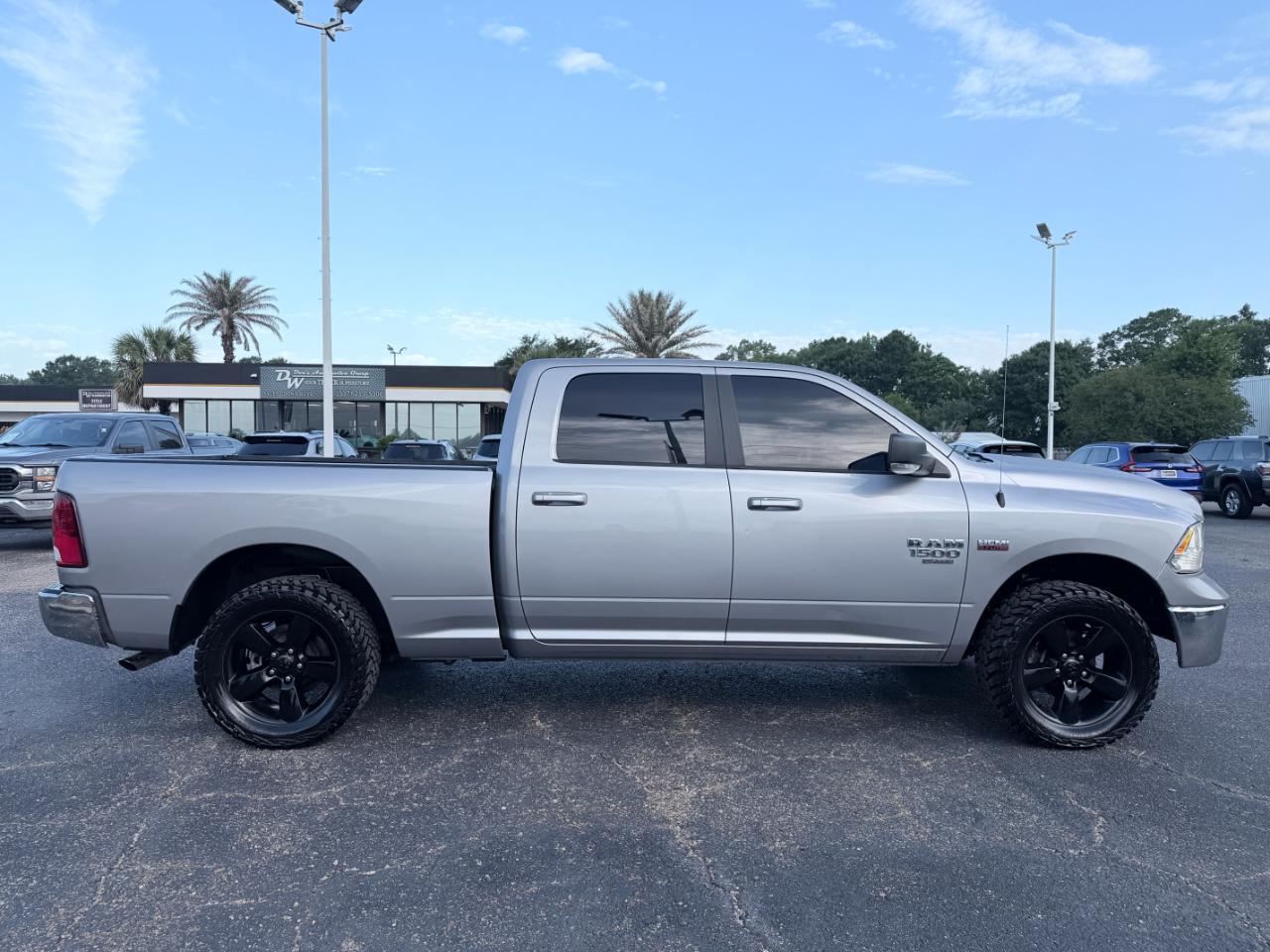 RAM 1500 Classic SLT 4x2 Crew Cab 6'4" Box 2020