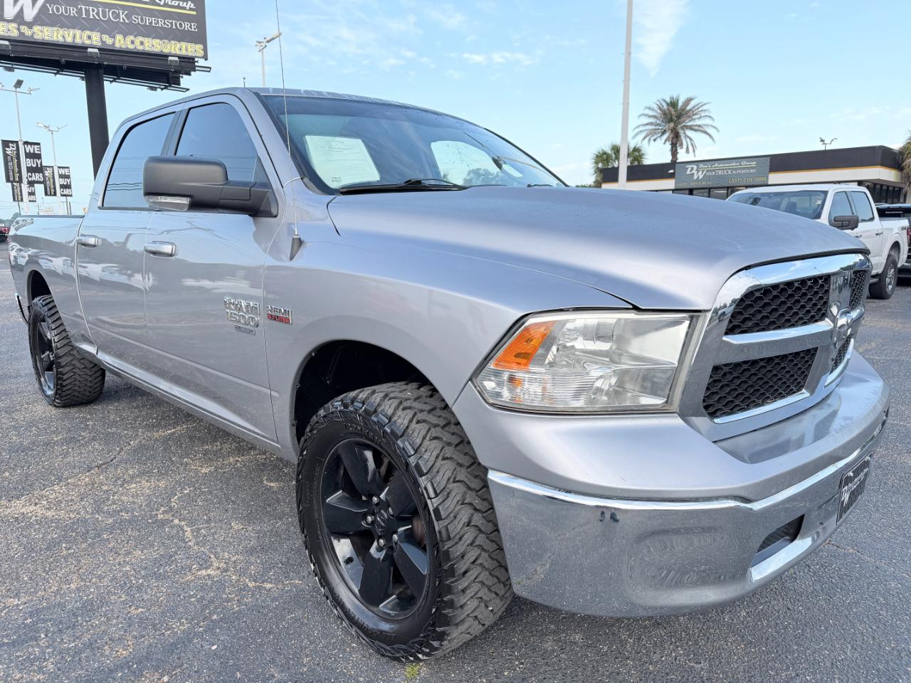 RAM 1500 Classic SLT 4x2 Crew Cab 6'4" Box 2020