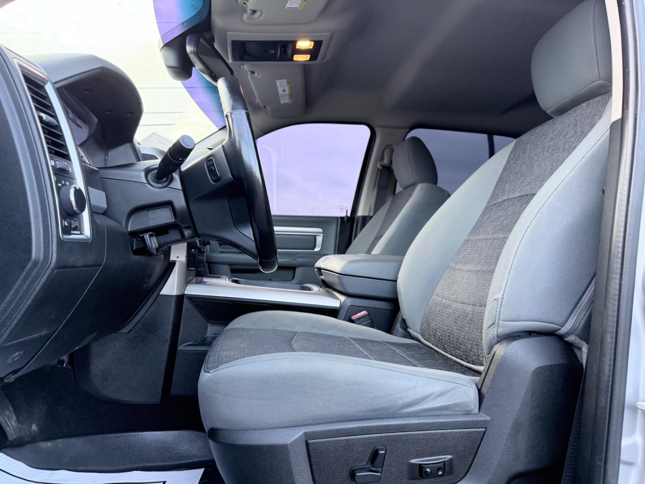 RAM 1500 Classic SLT 4x2 Crew Cab 6'4" Box 2020