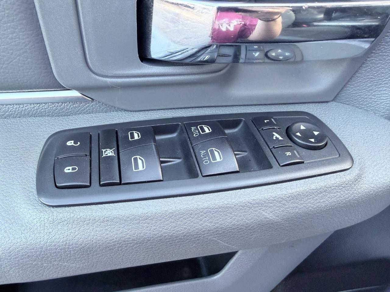 RAM 1500 Classic SLT 4x2 Crew Cab 6'4" Box 2020