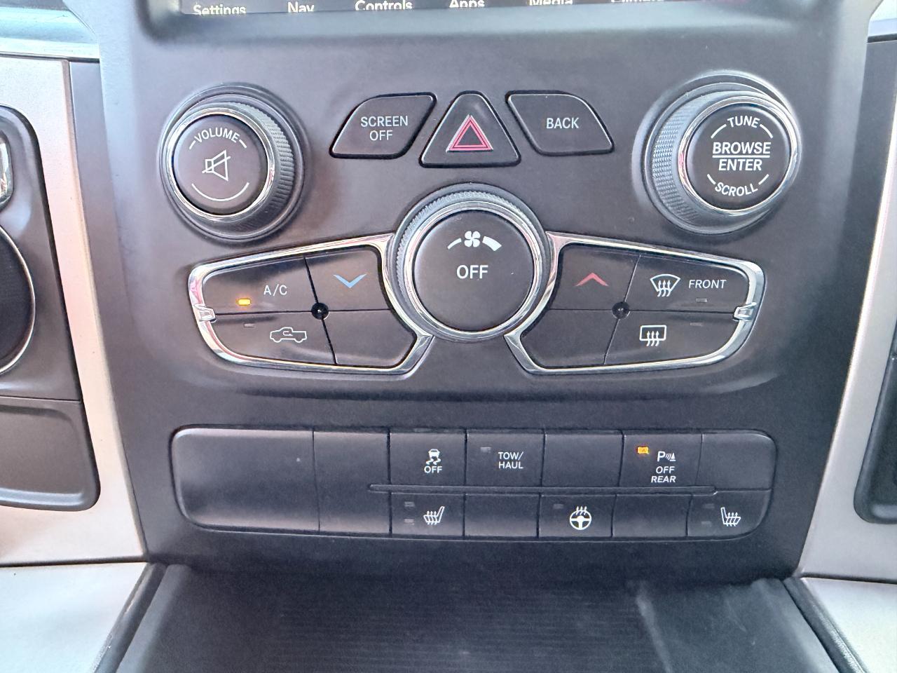 RAM 1500 Classic SLT 4x2 Crew Cab 6'4" Box 2020