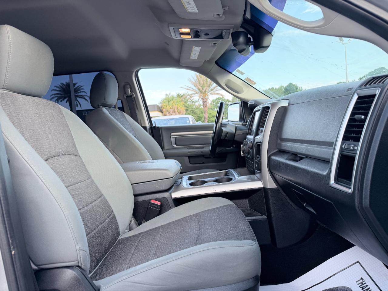 RAM 1500 Classic SLT 4x2 Crew Cab 6'4" Box 2020