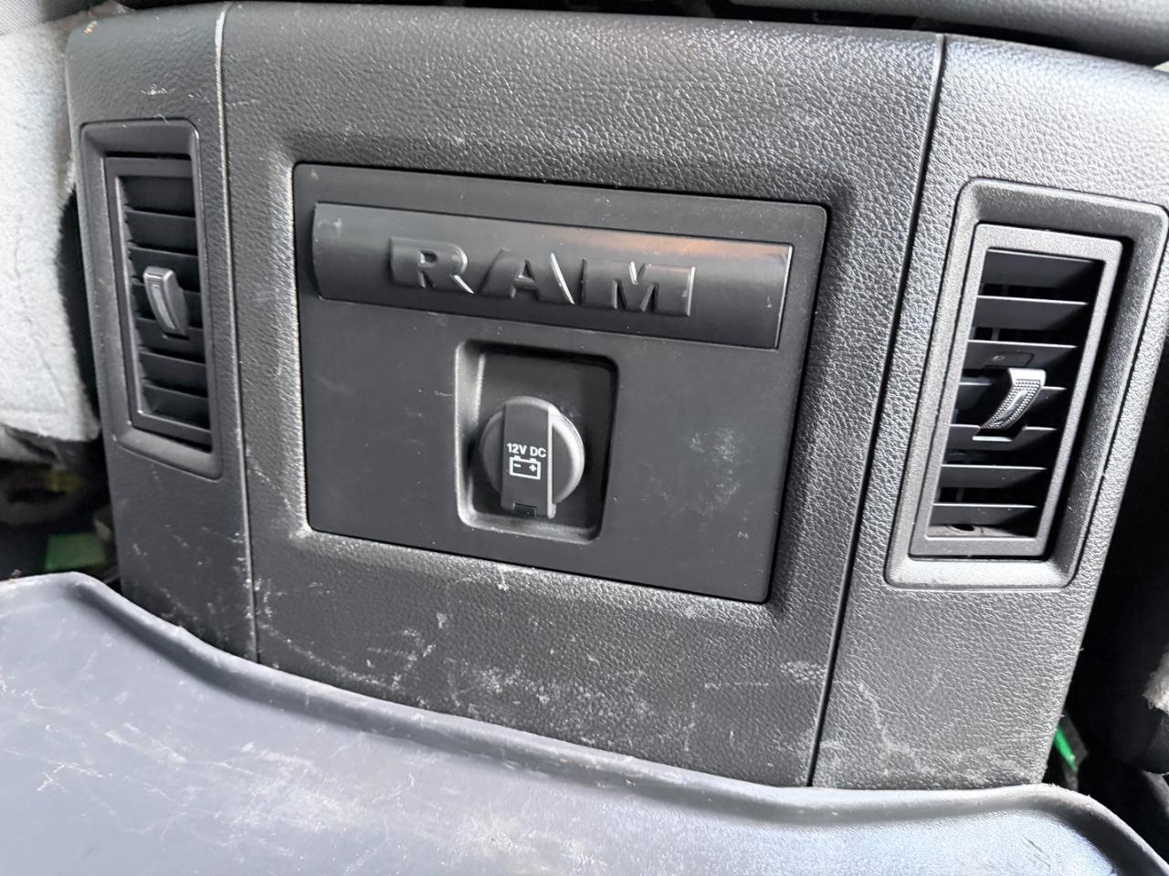 RAM 1500 Classic SLT 4x2 Crew Cab 6'4" Box 2020