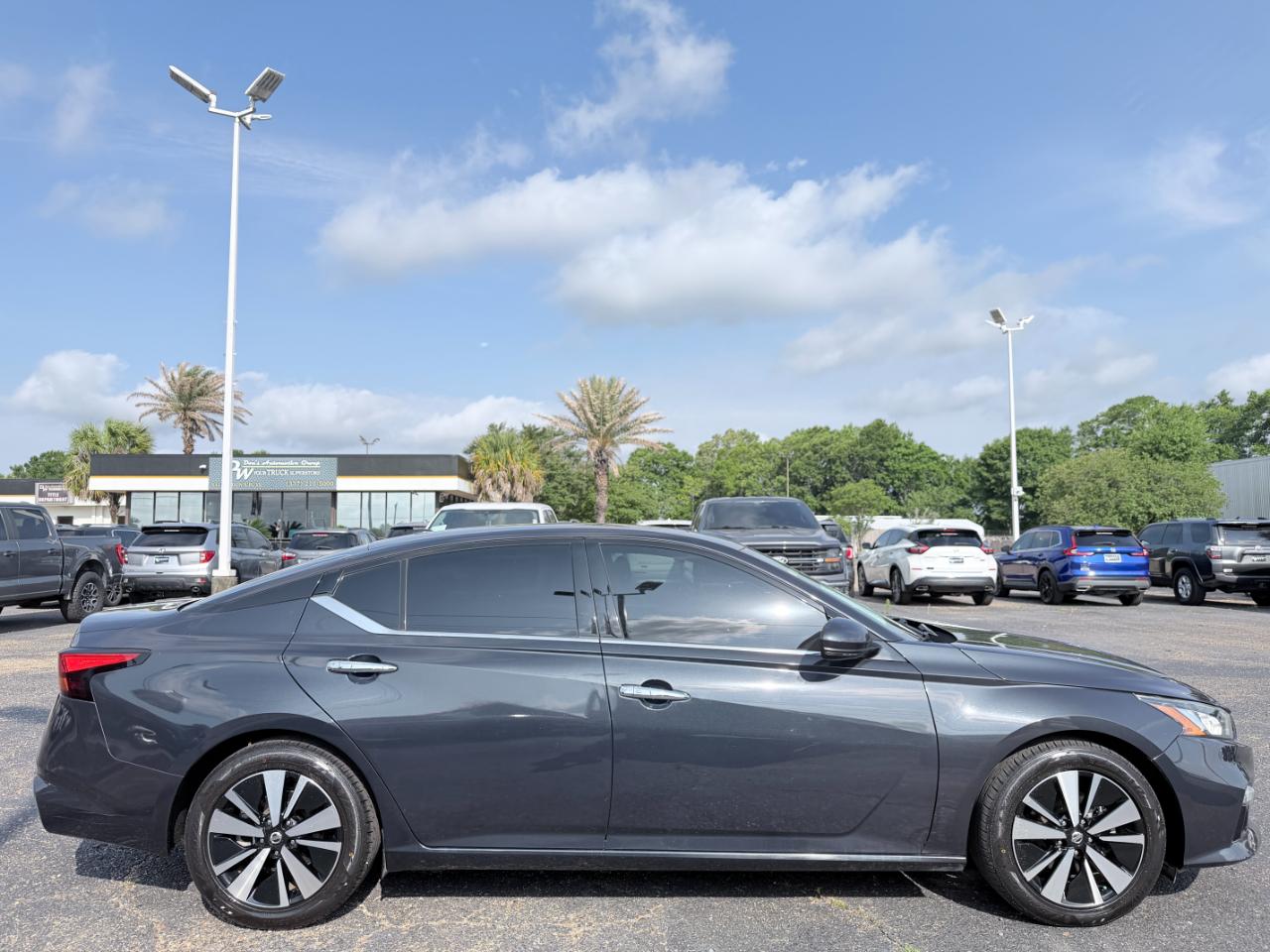 Nissan Altima 2.5 SV Sedan 2019