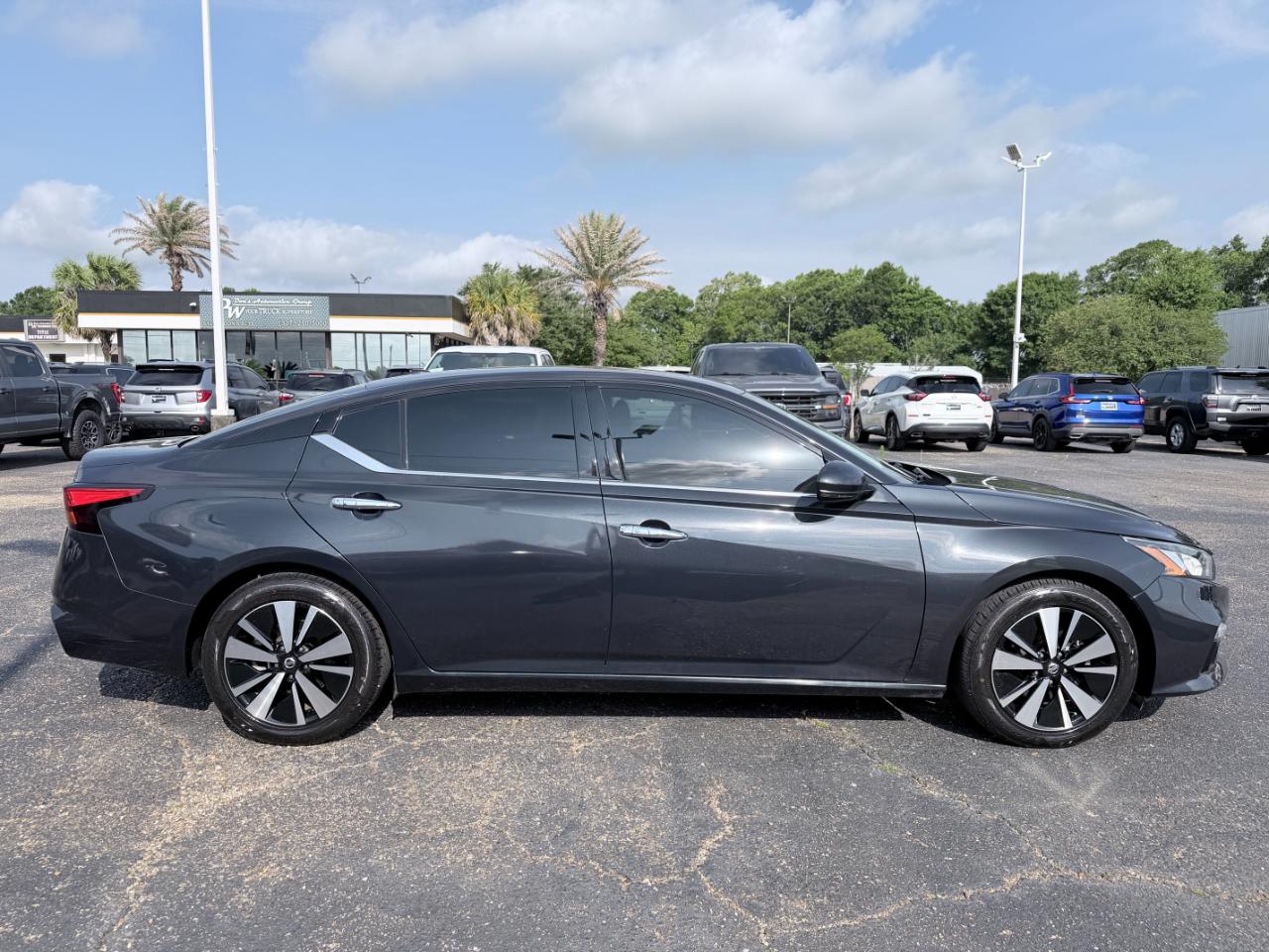 Nissan Altima 2.5 SV Sedan 2019
