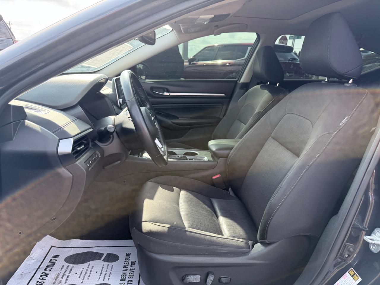 Nissan Altima 2.5 SV Sedan 2019