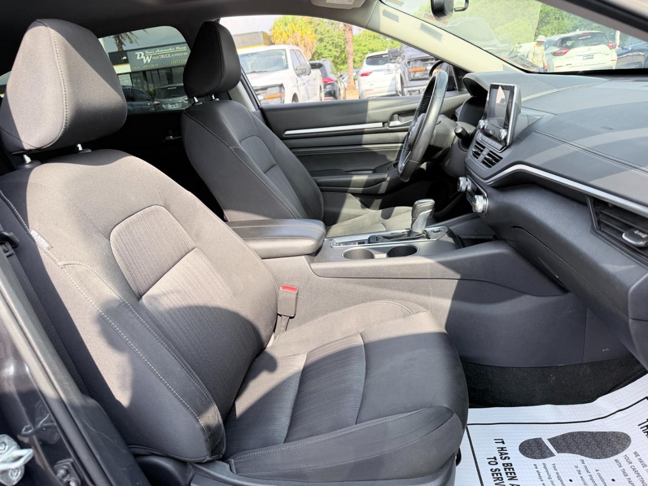 Nissan Altima 2.5 SV Sedan 2019