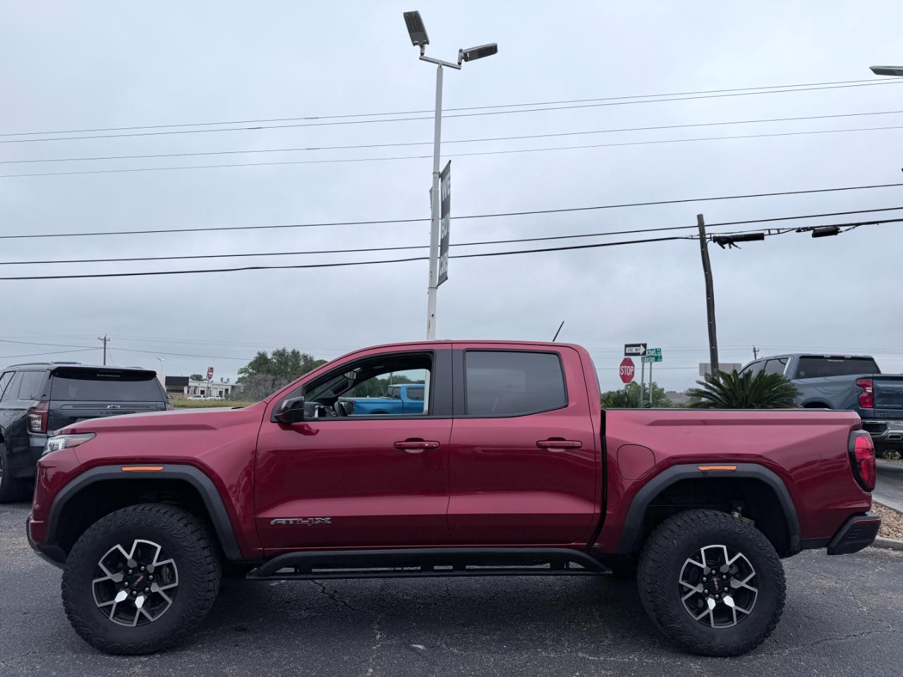 GMC Canyon 4WD Crew Cab AT4X 2023