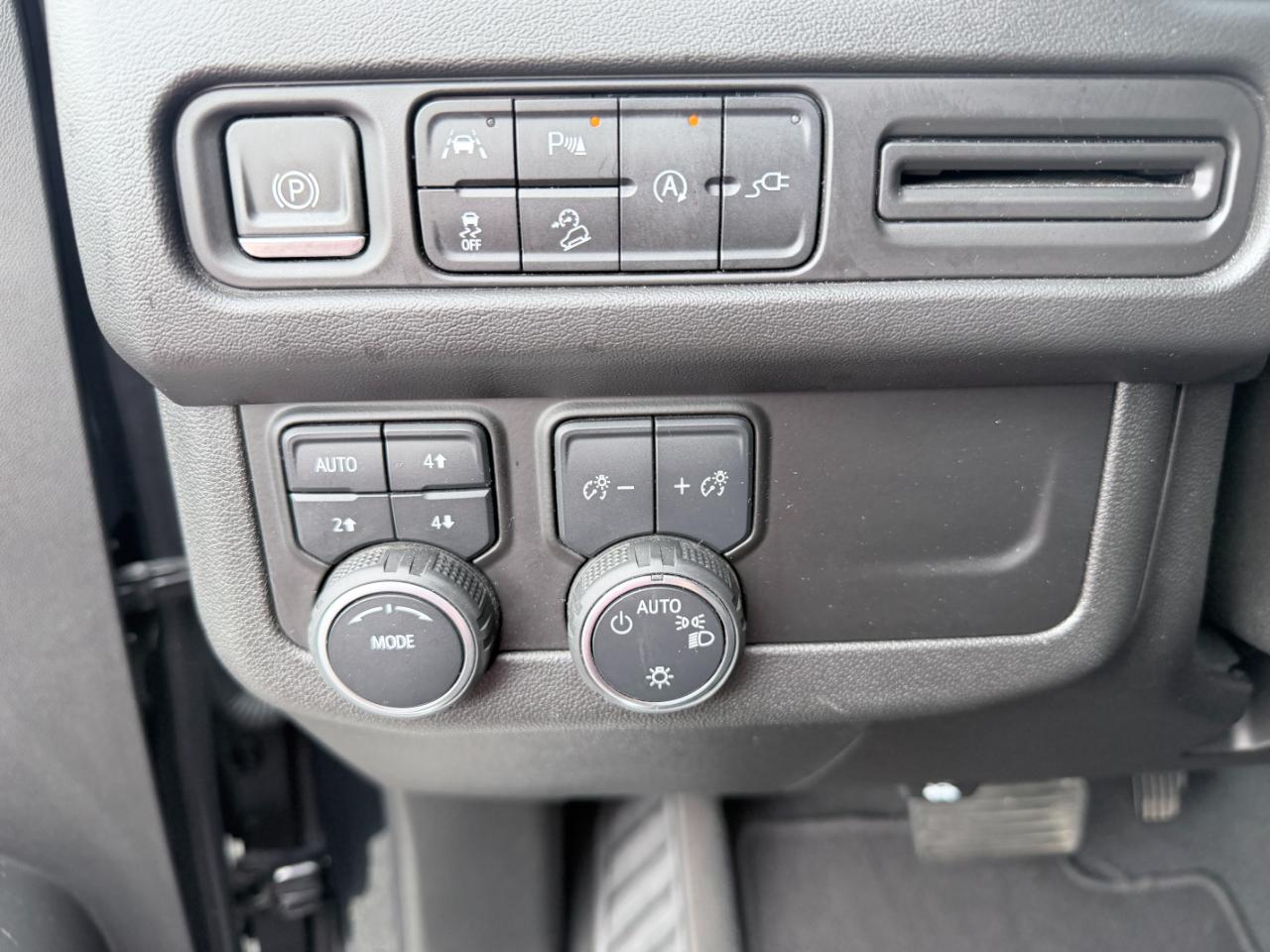 Chevrolet Suburban 4WD 4dr Z71 2022