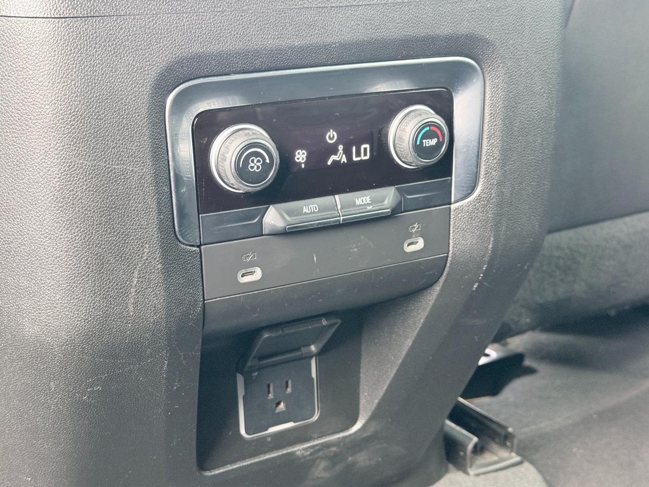 Chevrolet Suburban 4WD 4dr Z71 2022