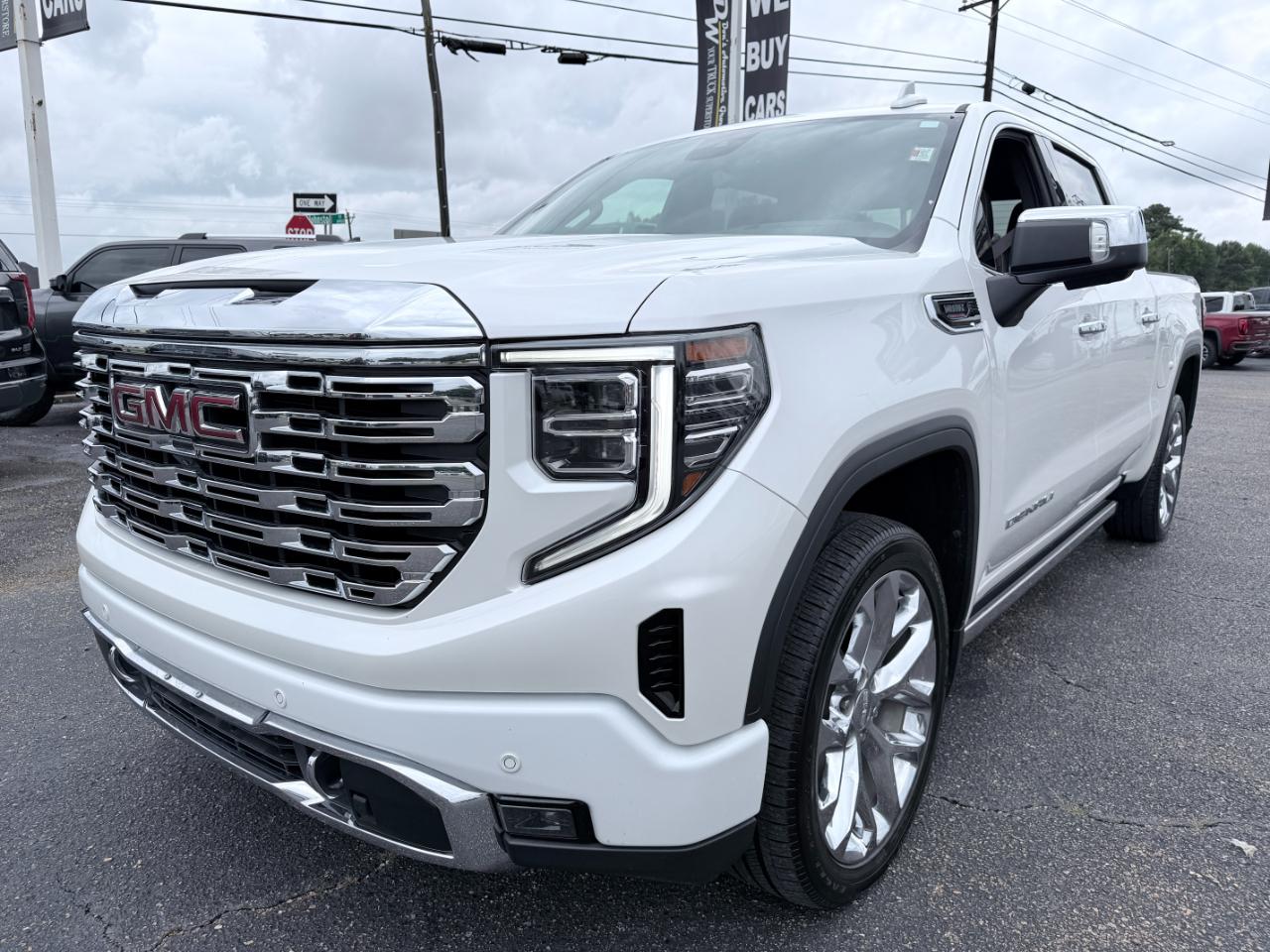 GMC Sierra 1500 4WD Crew Cab 147" Denali 2024