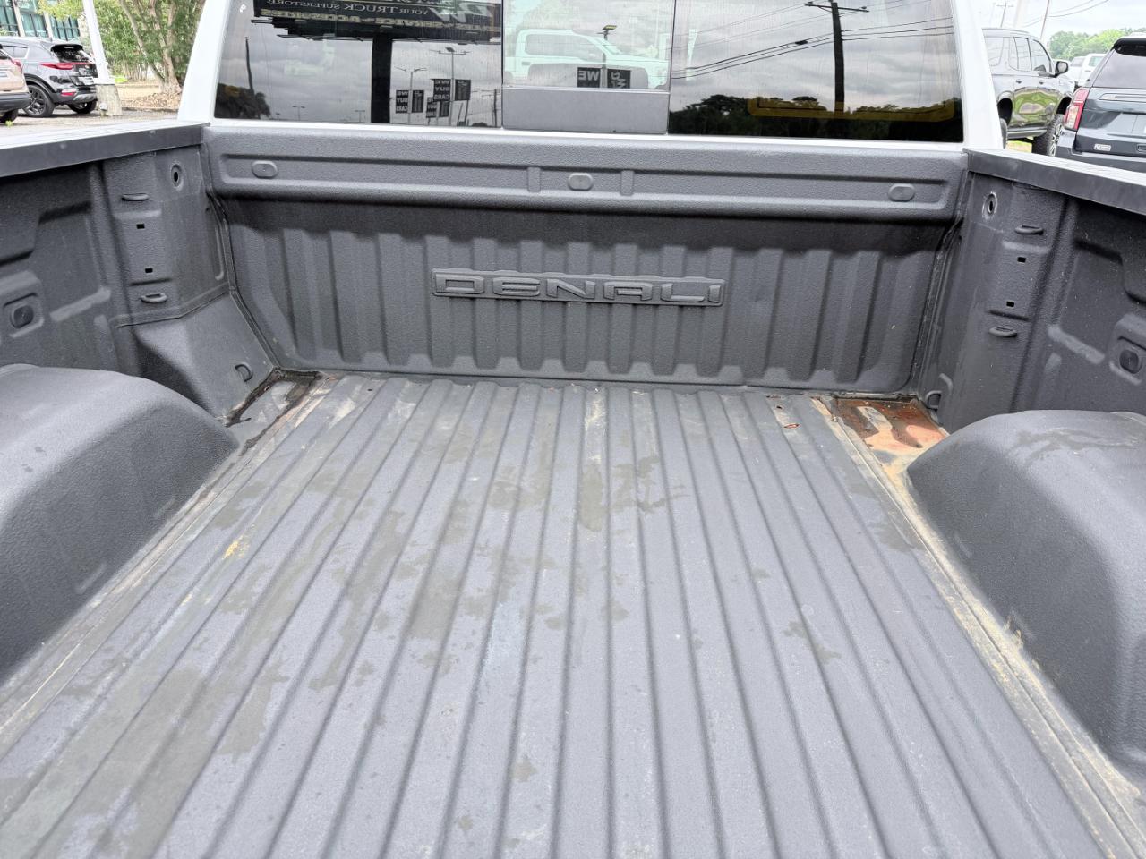 GMC Sierra 1500 4WD Crew Cab 147" Denali 2024