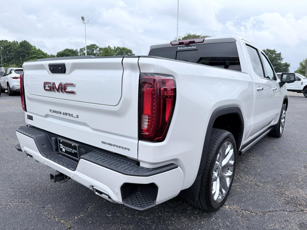 GMC Sierra 1500 4WD Crew Cab 147" Denali 2024
