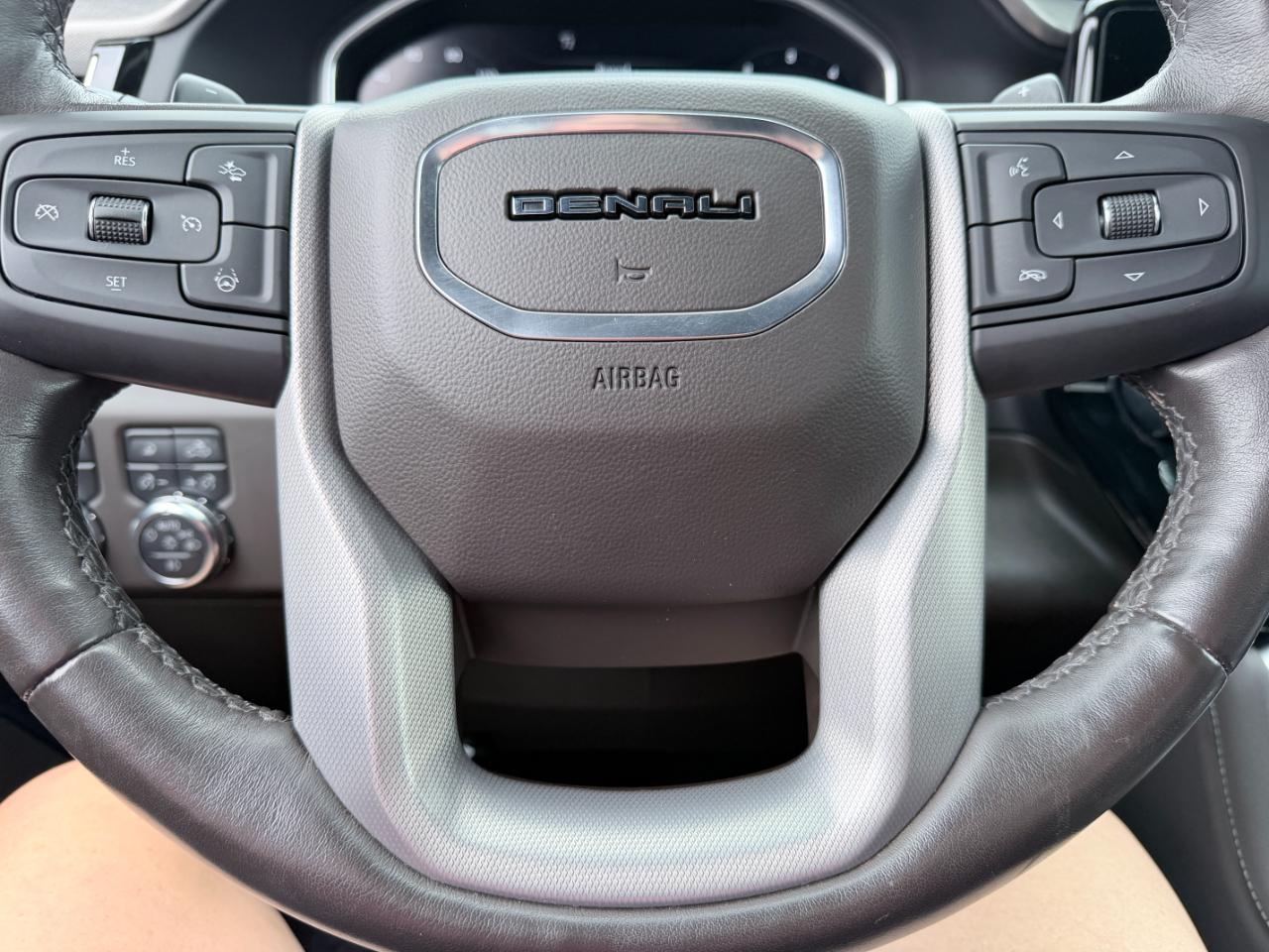 GMC Sierra 1500 4WD Crew Cab 147" Denali 2024
