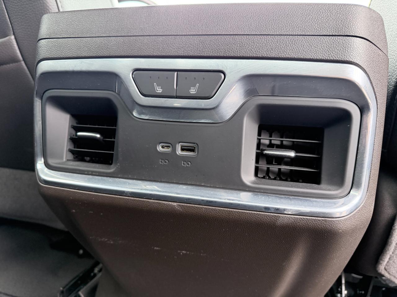 GMC Sierra 1500 4WD Crew Cab 147" Denali 2024