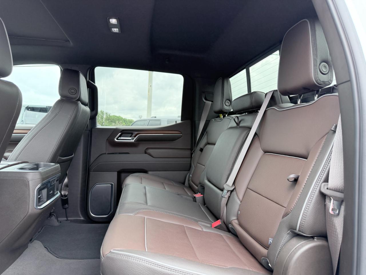 GMC Sierra 1500 4WD Crew Cab 147" Denali 2024