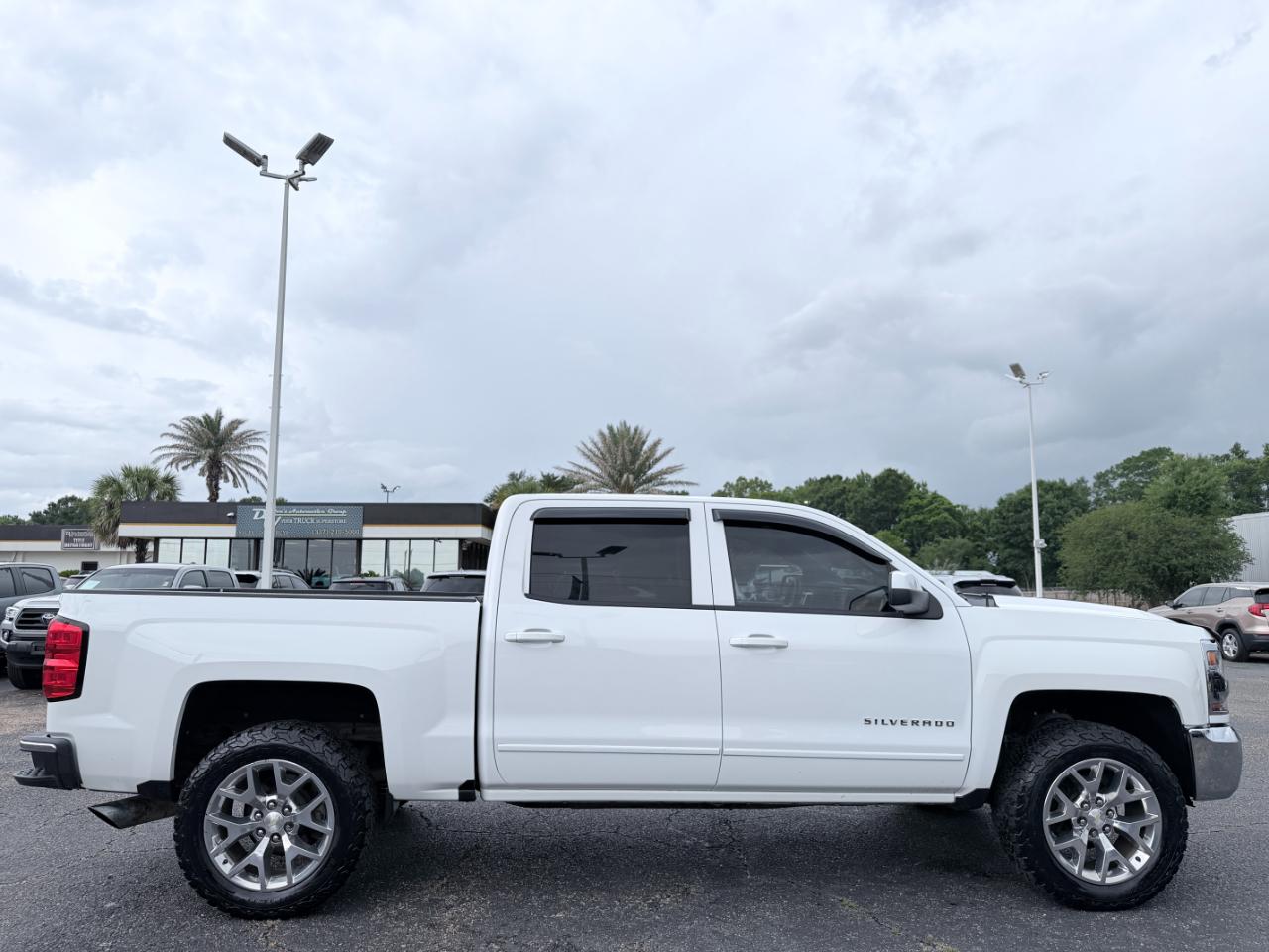 Chevrolet Silverado 1500 2WD Crew Cab 143.5" LT w/1LT 2016