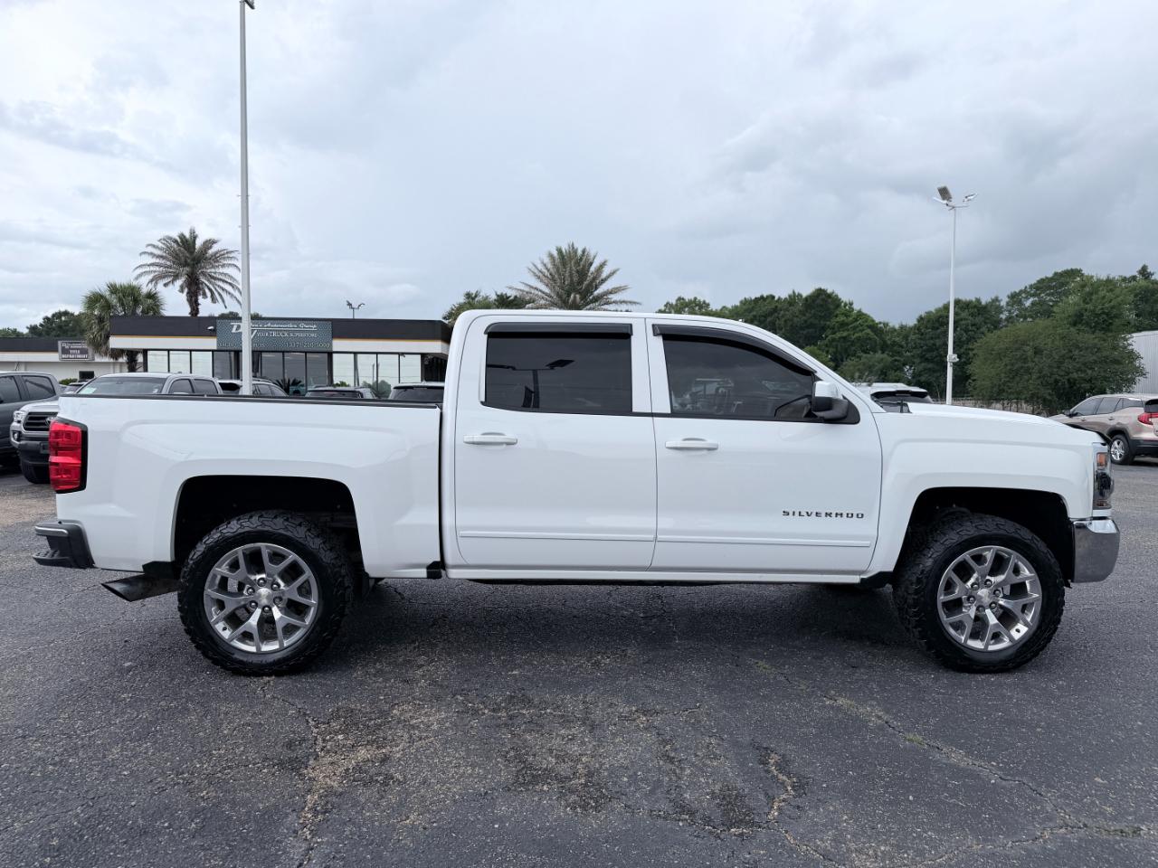 Chevrolet Silverado 1500 2WD Crew Cab 143.5" LT w/1LT 2016