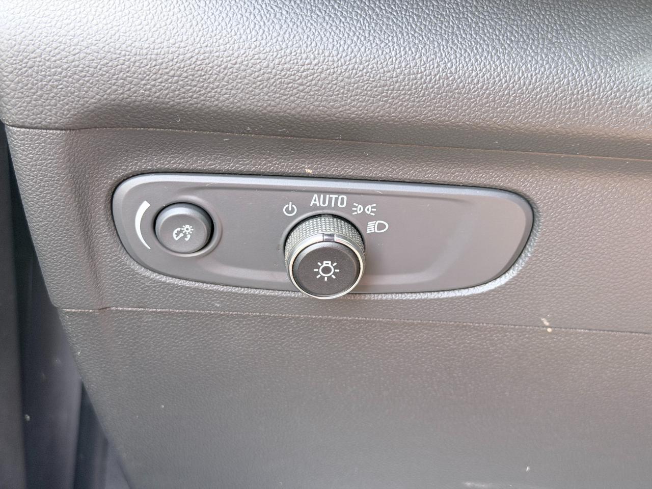 Buick Envision FWD 4dr Essence 2023