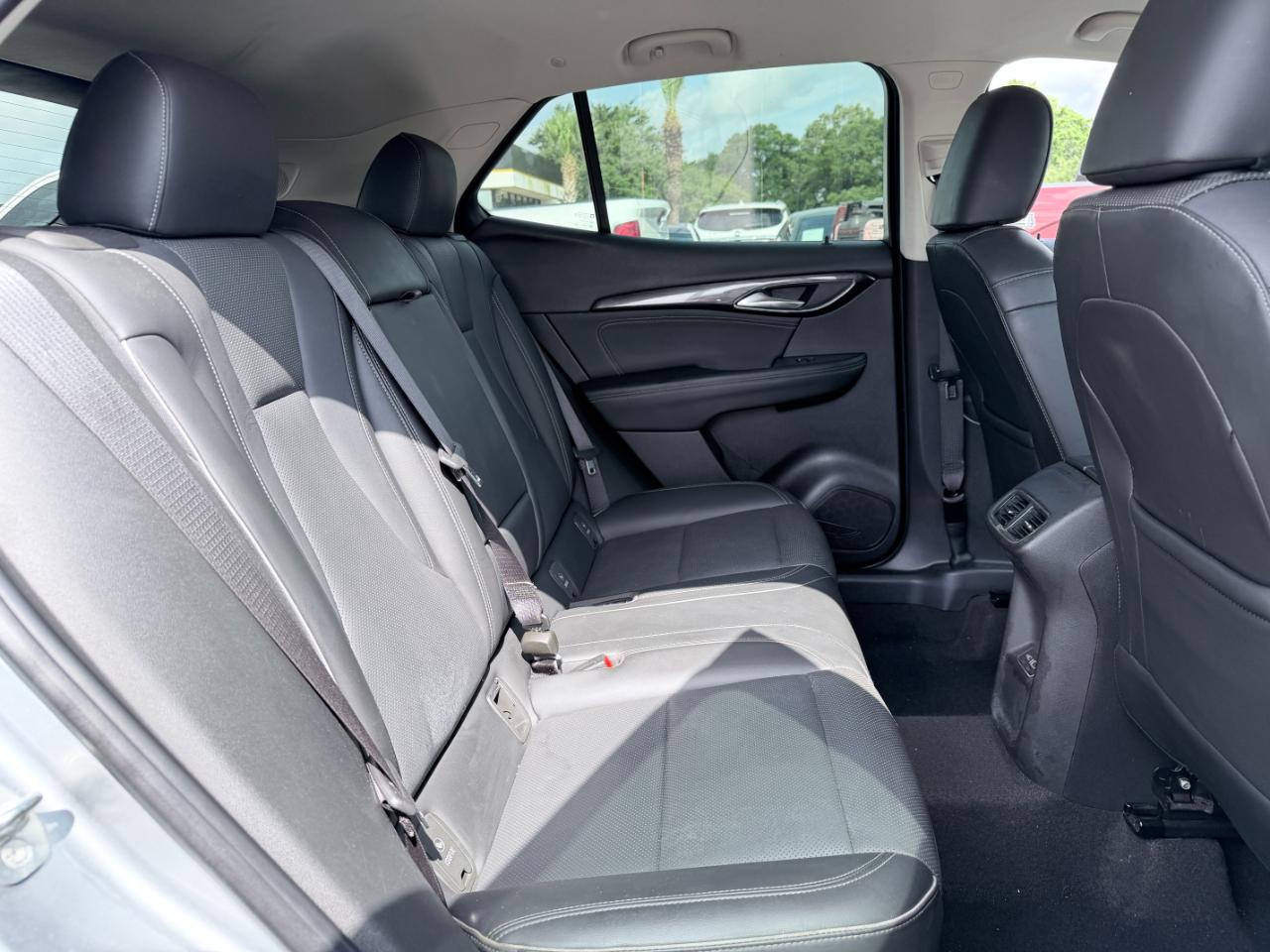 Buick Envision FWD 4dr Essence 2023