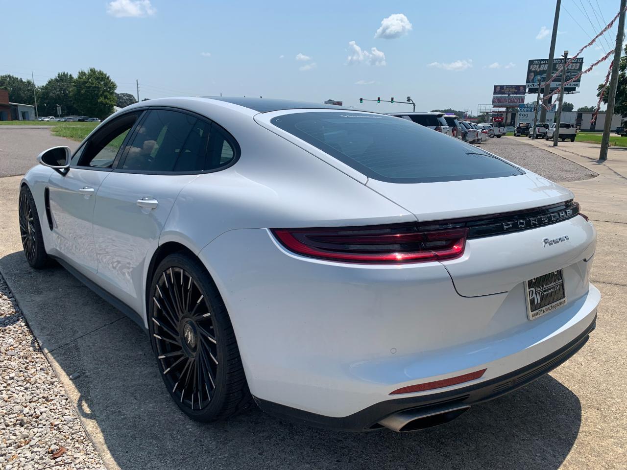 Porsche Panamera RWD 2018