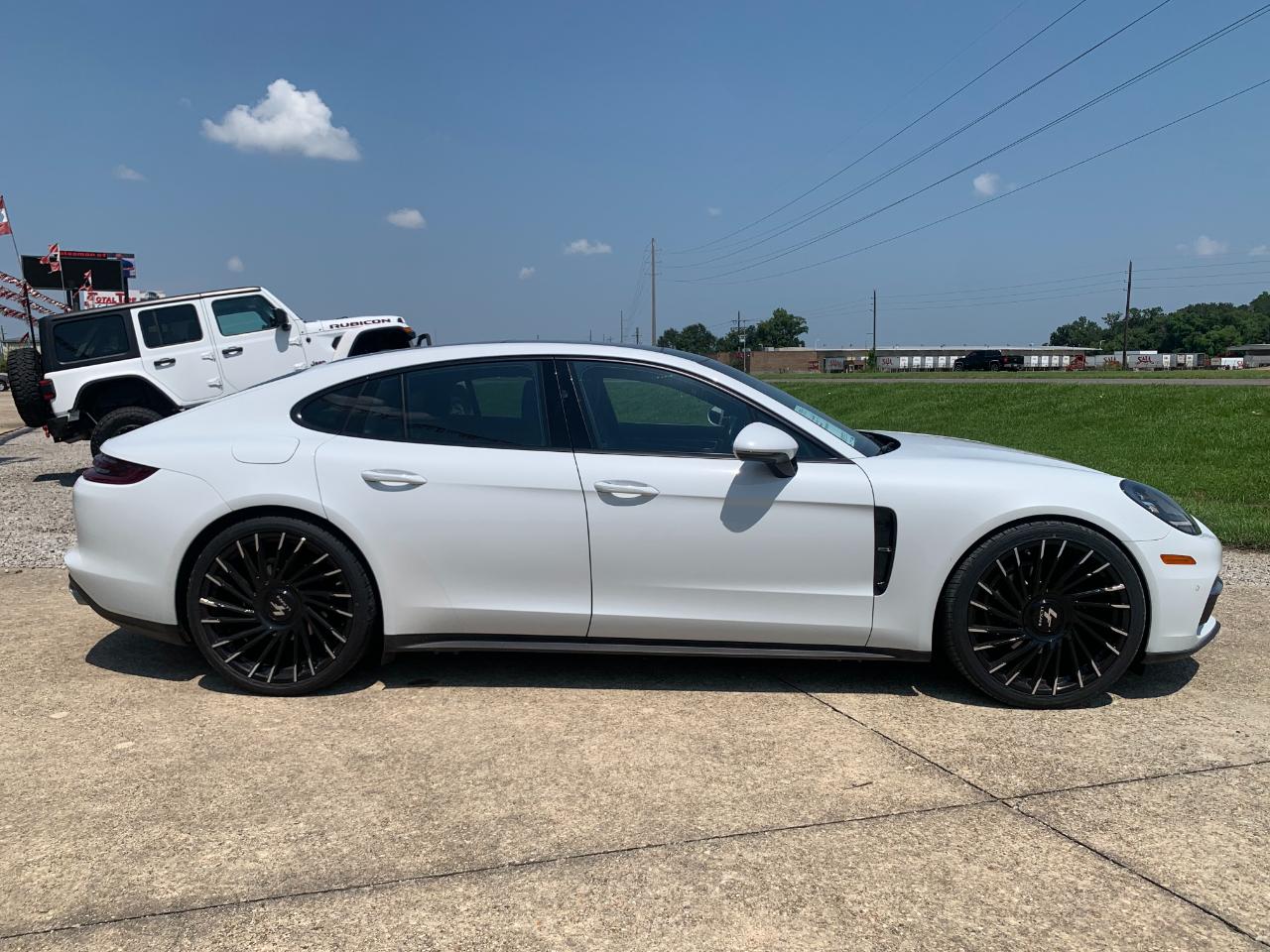 Porsche Panamera RWD 2018