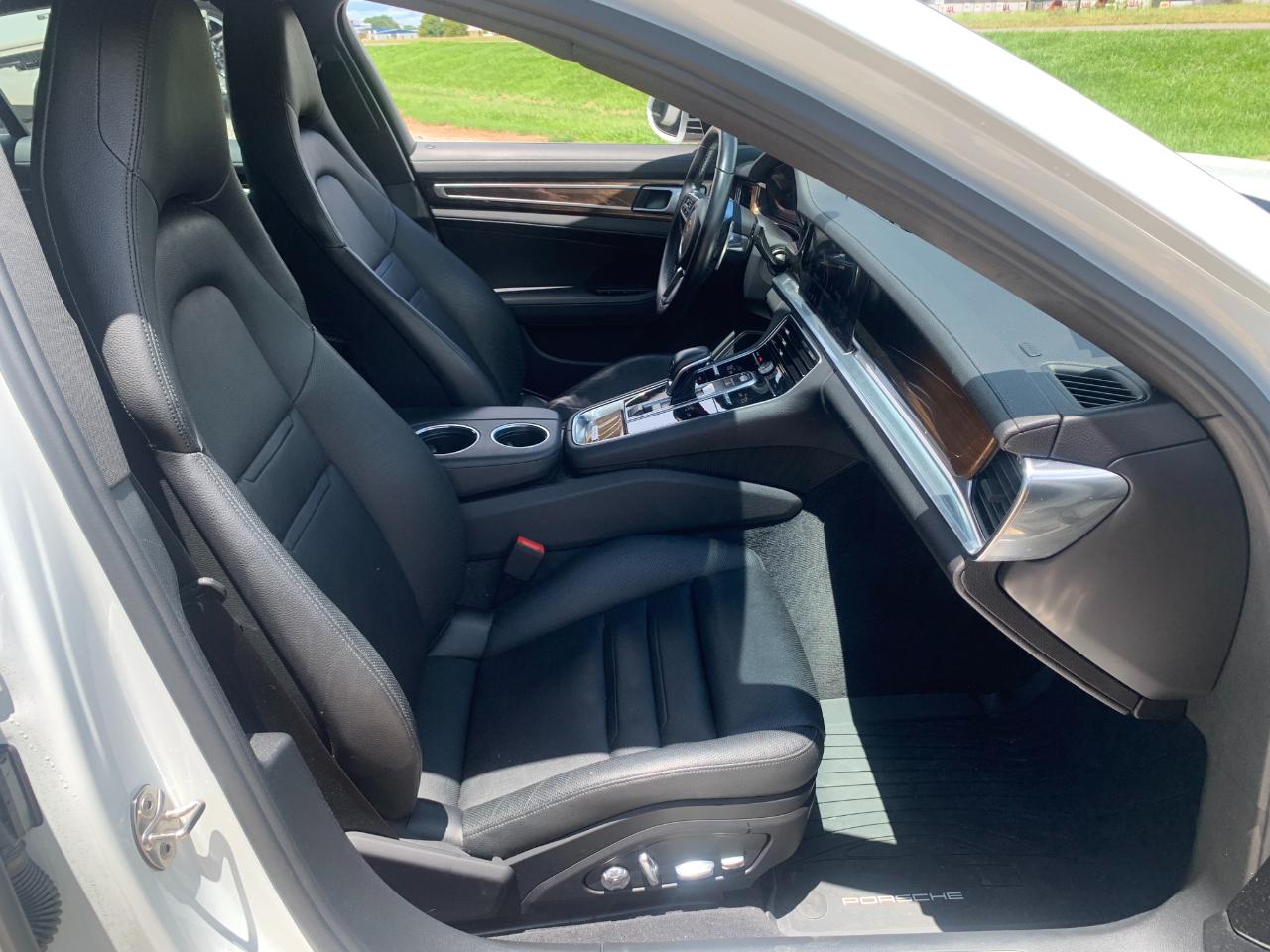 Porsche Panamera RWD 2018