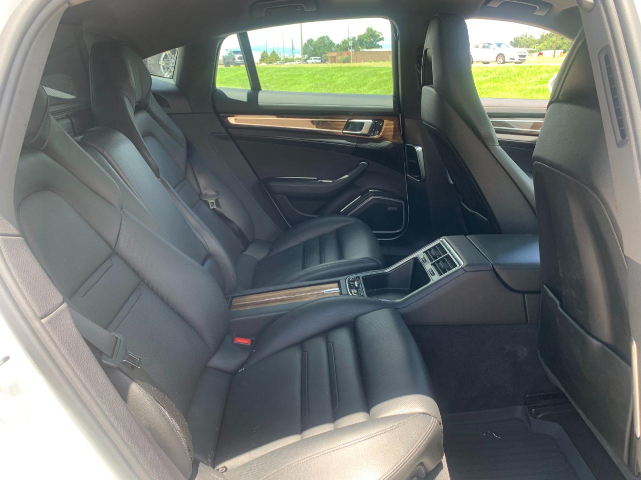 Porsche Panamera RWD 2018