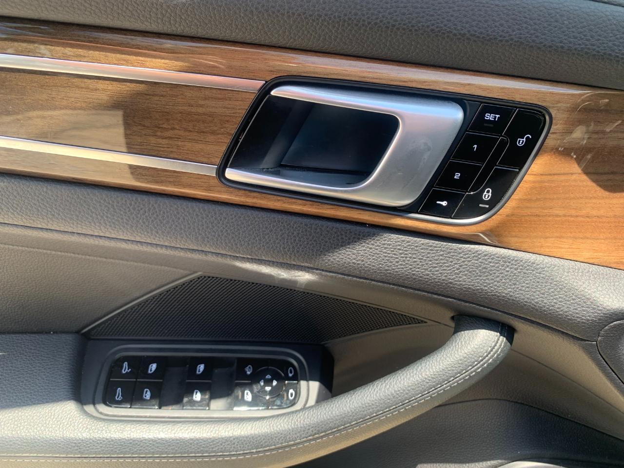 Porsche Panamera RWD 2018