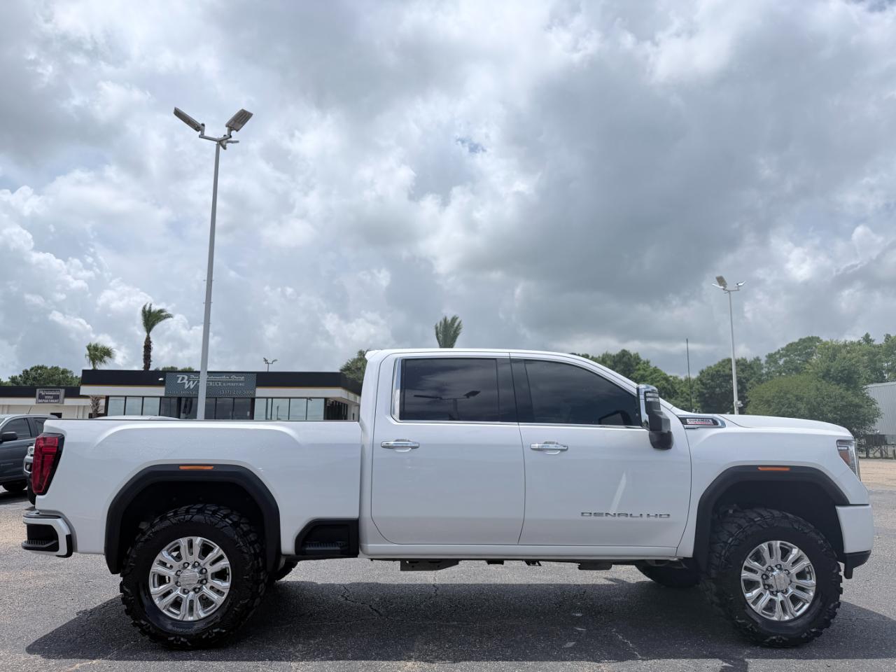 GMC Sierra 2500HD 4WD Crew Cab 159" Denali 2022