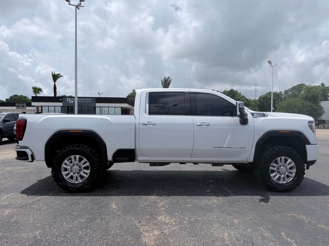 GMC Sierra 2500HD 4WD Crew Cab 159" Denali 2022