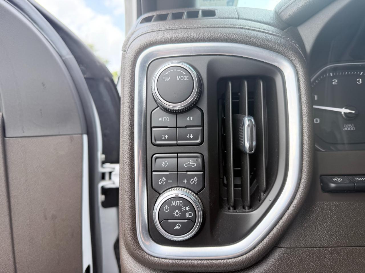 GMC Sierra 2500HD 4WD Crew Cab 159" Denali 2022